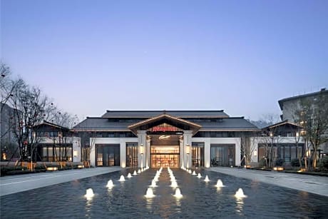Hampton by Hilton Emeishan Scenic Area