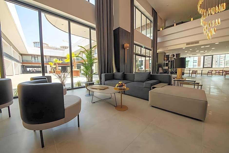 V Center Hotel