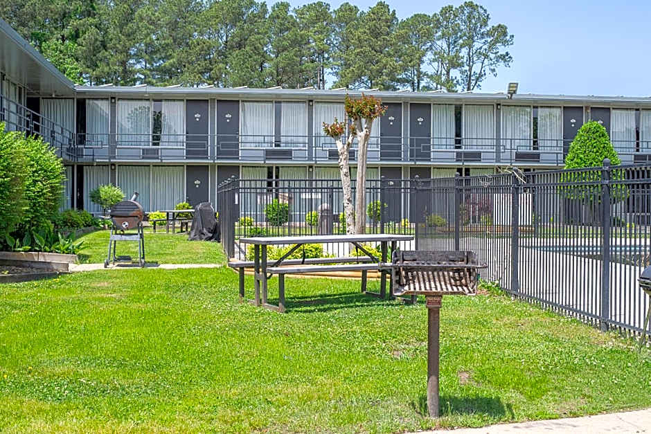 Masters Inn Selma Smithfield I-95 By OYO