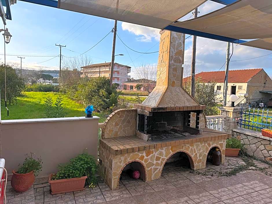 Sandy Maria studio 701