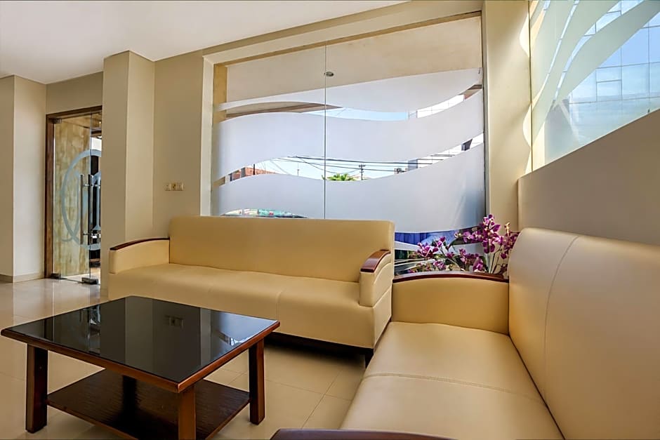 Townhouse Oak Hotel Niaga Surabaya