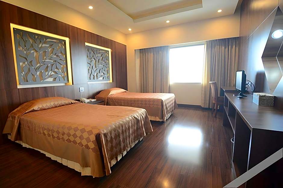 Charoen Hotel