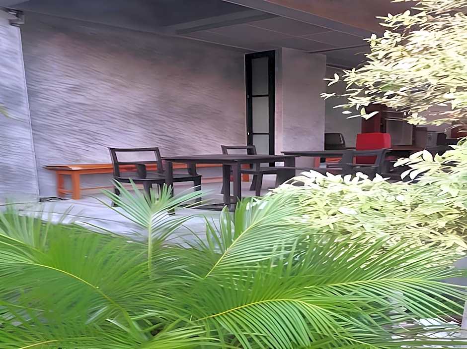 Vish Hotel and Cafe