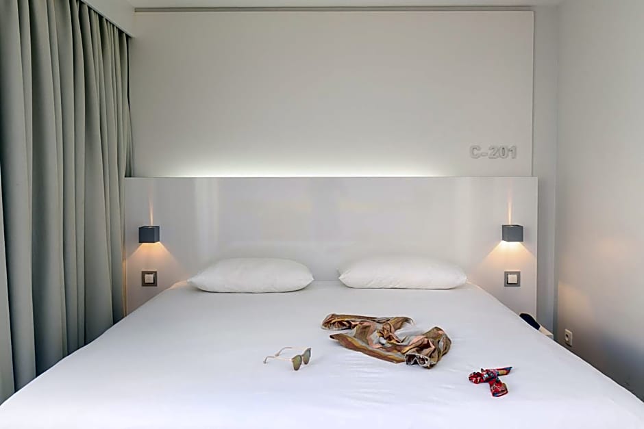 Photo 1 of 3 of Double Room
