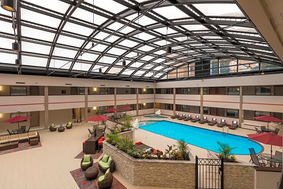 Holiday Inn Brookfield - Milwaukee, an IHG Hotel