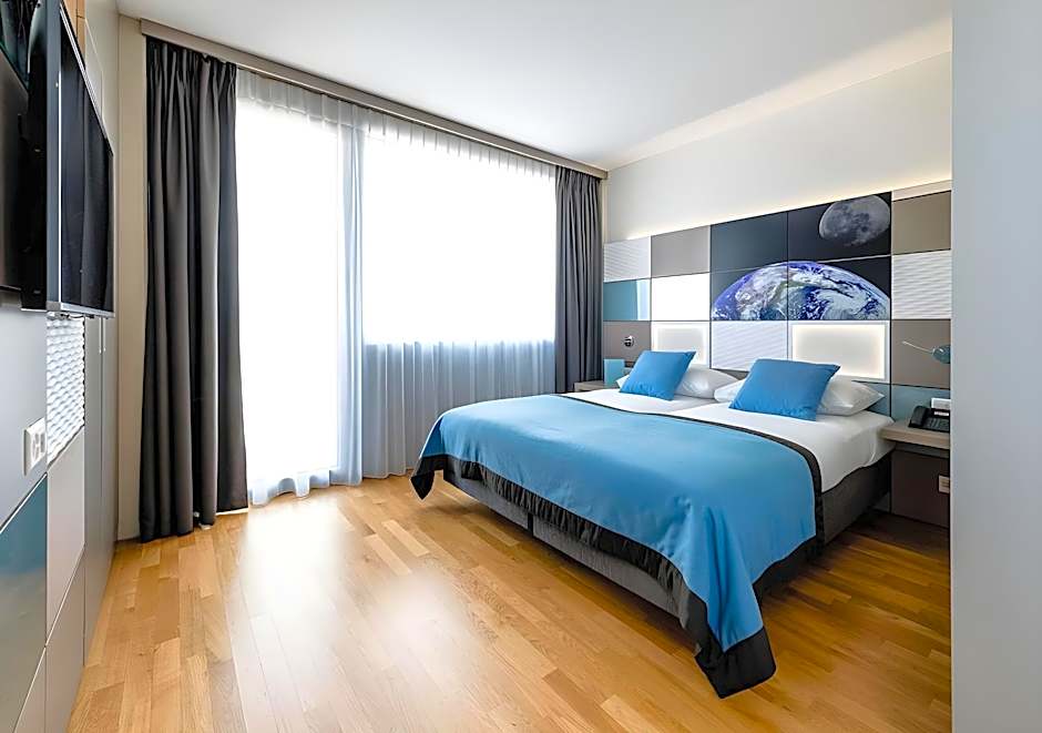 Discovery Hotel