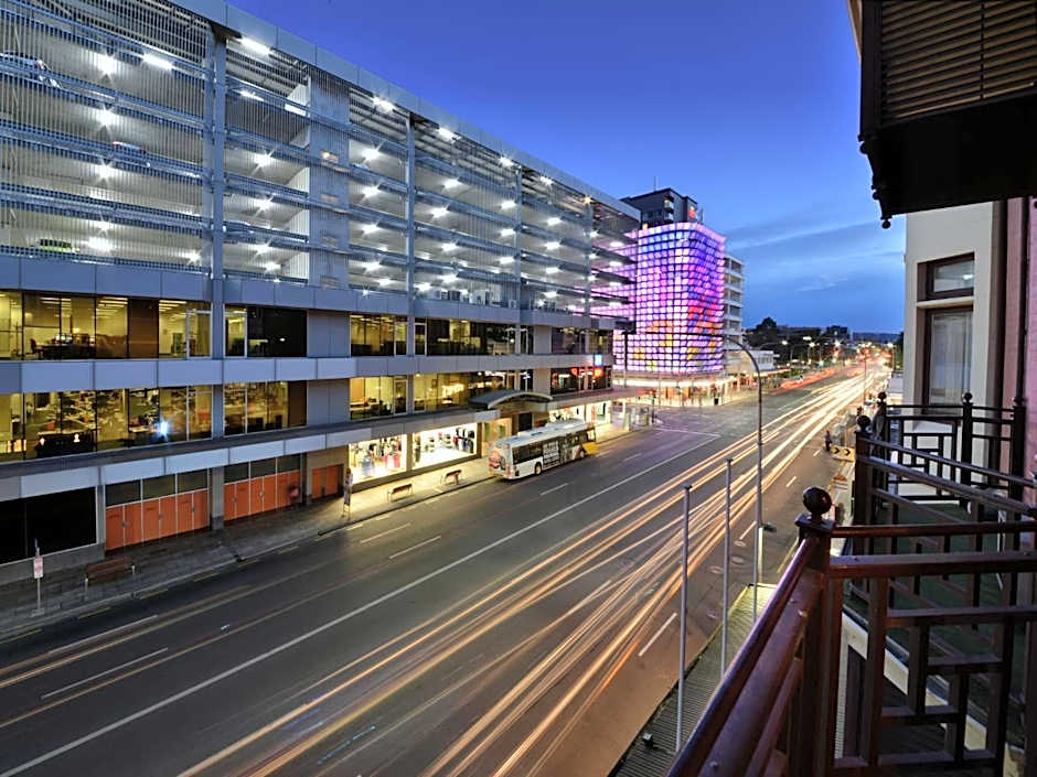 Adelaide Mansions Apartments