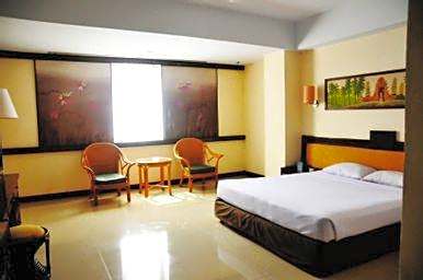 Losari Beach Hotel Makassar