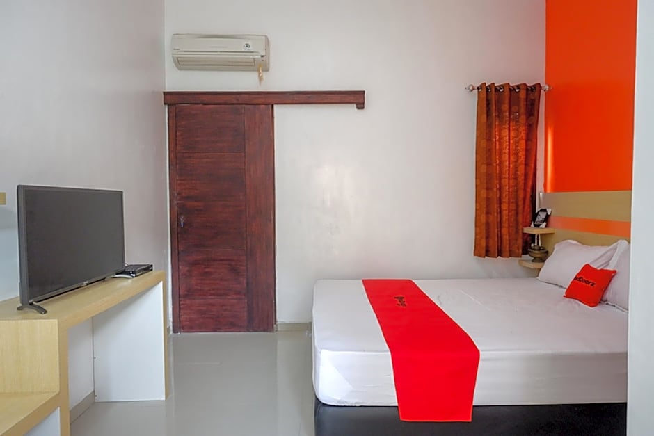 RedDoorz Syariah near Alun Alun Kota Rembang