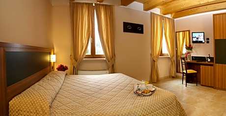 Superior Double or Twin Room with Garden View