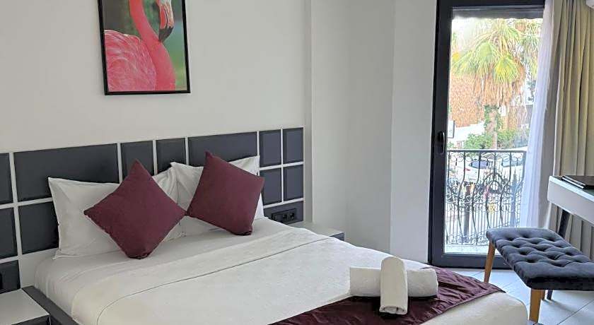 WB WEEKEND HOTEL AND SUITES