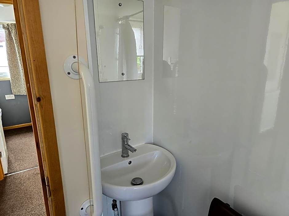 Castaways Holiday Park