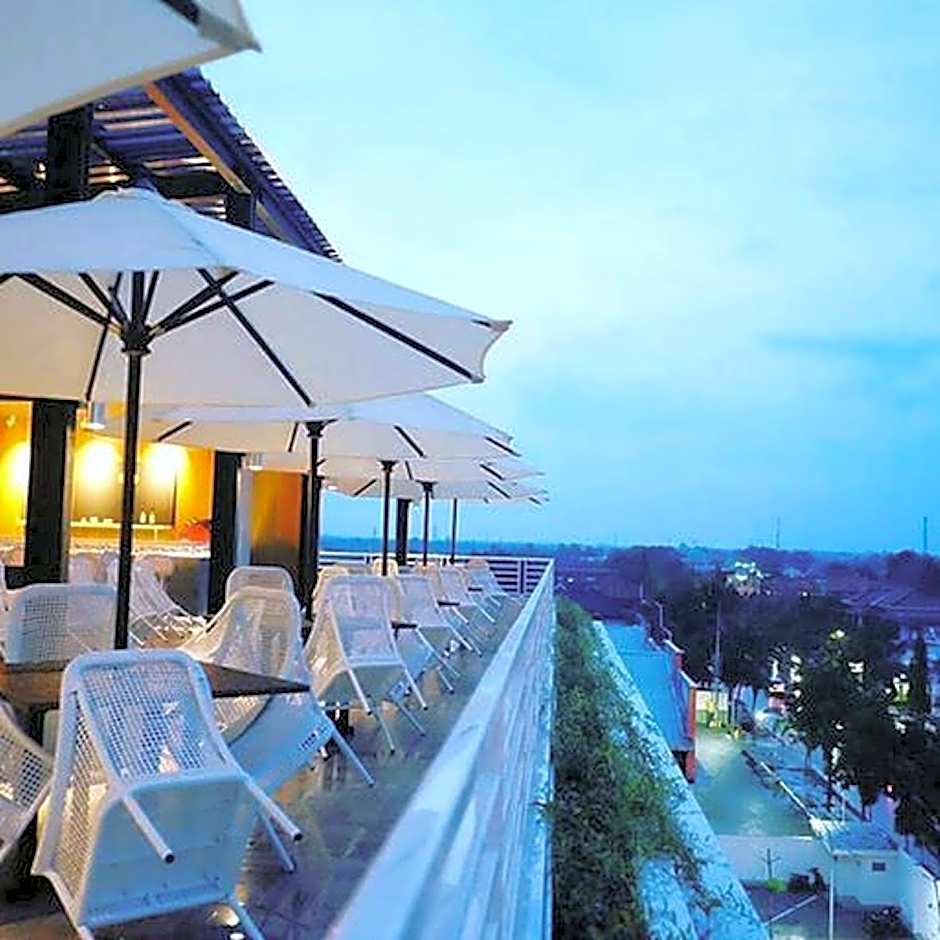 Front One Hotel Pamekasan Madura