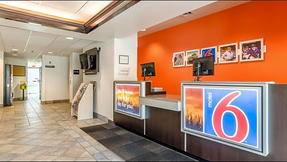 Motel 6-Kearney, NE