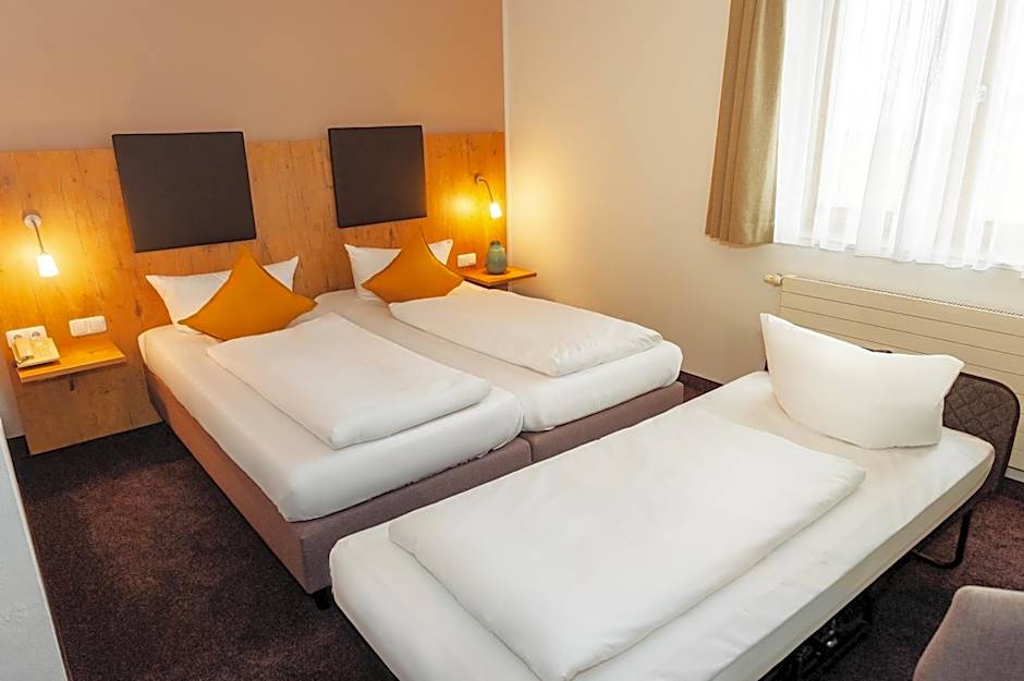 Hotel am Hachinger Bach by Blattl