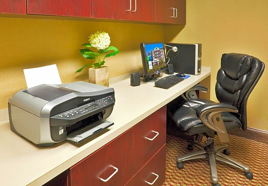 Holiday Inn Express Hotel & Suites Birmingham - Inverness 280 By IHG