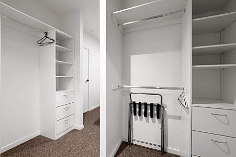 2 Bedroom 2 Bathroom Apartment