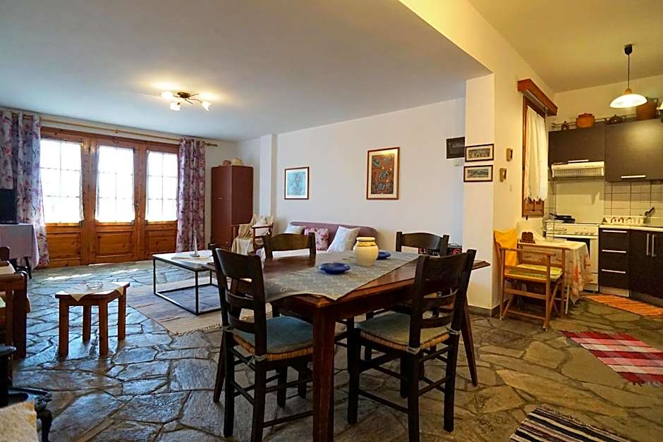 Solon and Teo Summer House in Avdira beach