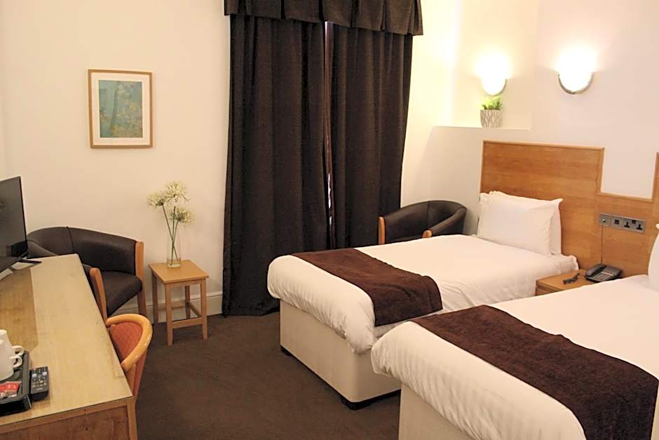 Four Saints Brig Y Don Hotel