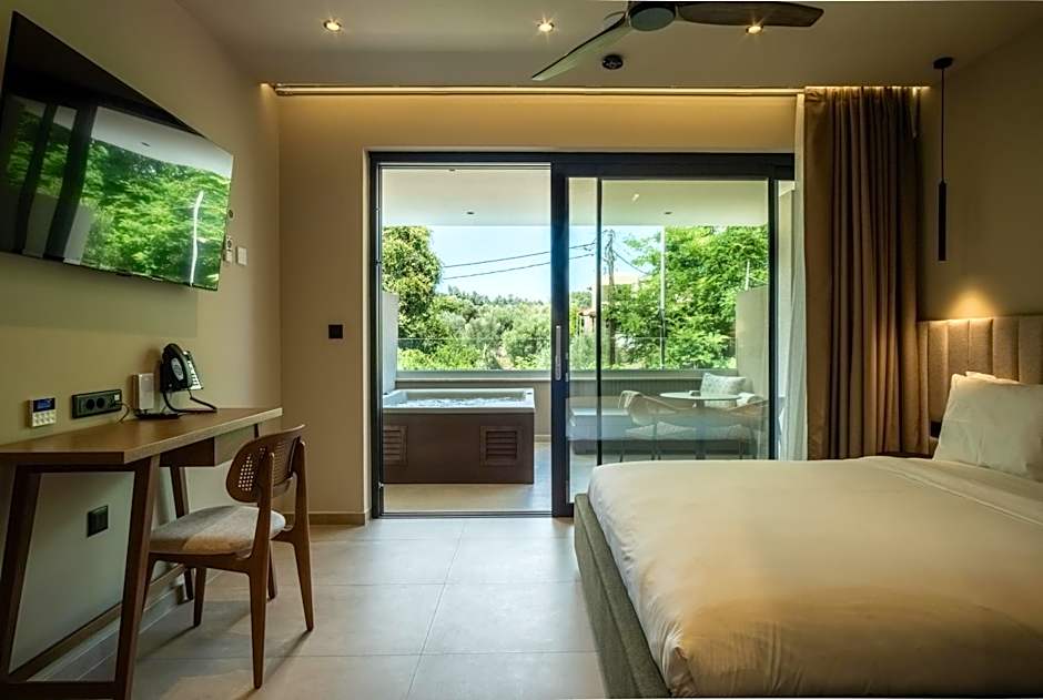 Royal Hotel and Suites