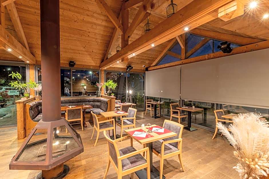 Le Konine - Hotel & Bar & Restaurant