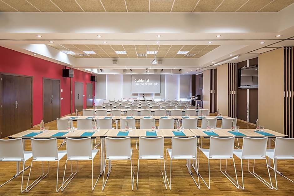 Occidental Pueblo Acantilado