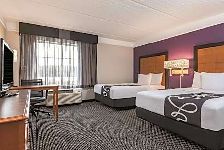 Double Room with Two Double Beds and Bath Tub - Mobility/Hearing Accessible - Non-Smoking