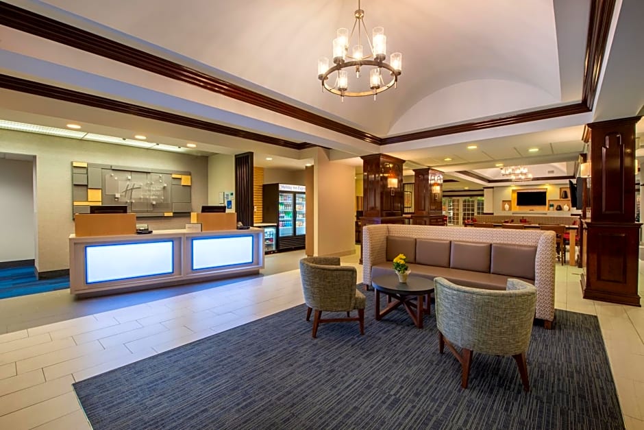 Holiday Inn Express State College at Williamsburg Square By IHG