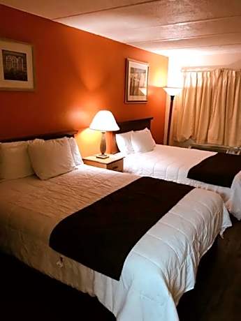 Queen Room with Two Queen Beds - Smoking