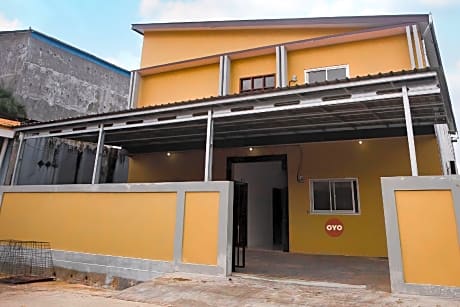 OYO 92626 Good Sleep 4 Inn Dcos Syariah