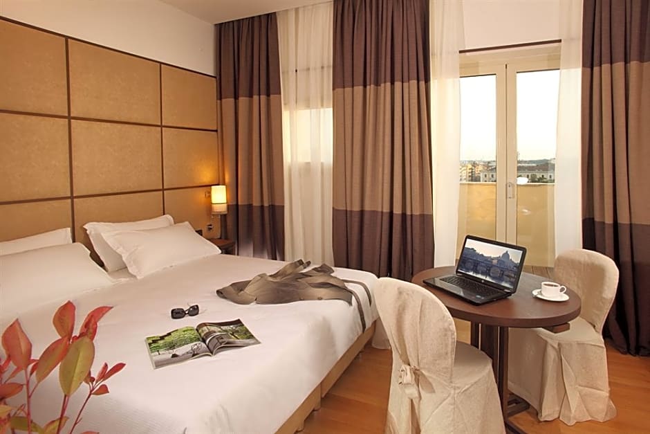 The Independent Hotel