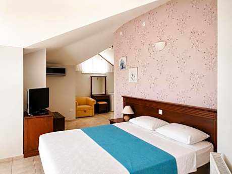 Deluxe Double Room with Sea View