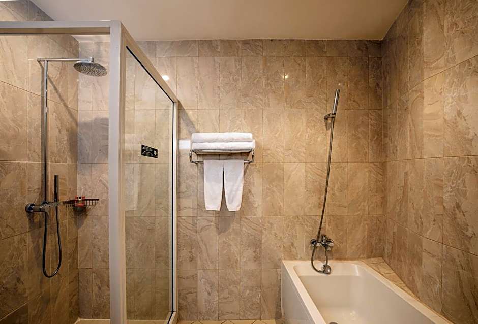 Golden Tulip Canaan Kampala