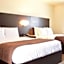 Boarders Inn & Suites by Cobblestone Hotels - Syracuse