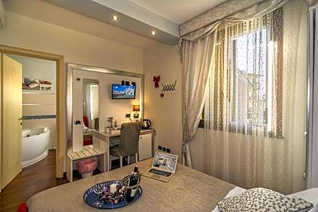 Queen Room with Spa Bath