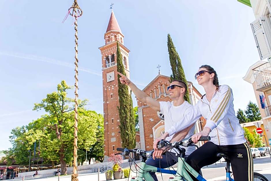 Lipa, Hotel & Bistro