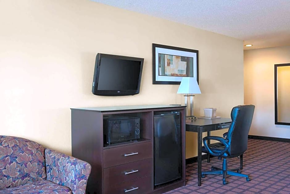 Super 8 by Wyndham Whitewater WI