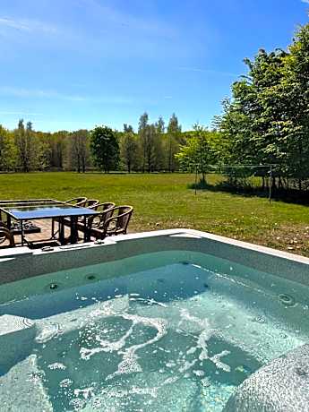 Unieke vakantiewoning met jacuzzi in de natuur