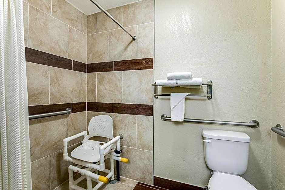 Econo Lodge Madison East