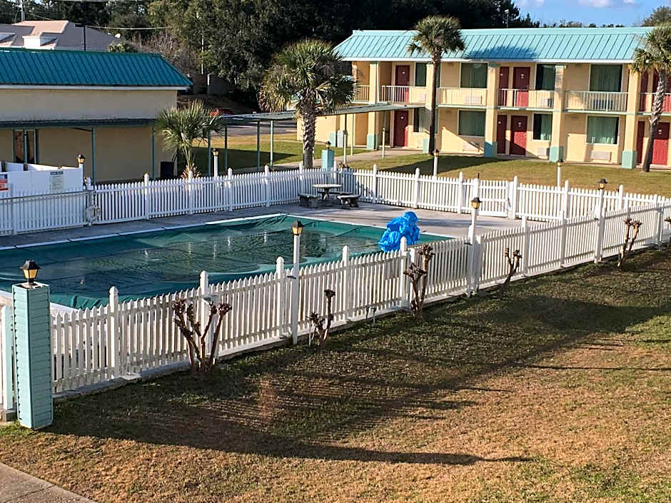 Garden Inn & Suites