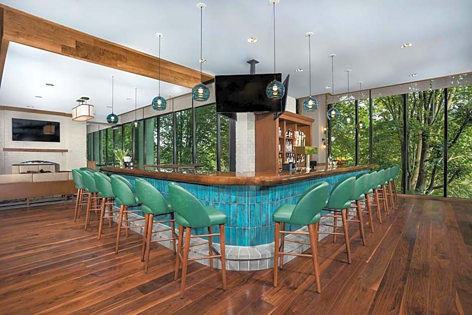 Merriweather Lakehouse Hotel, Autograph Collection