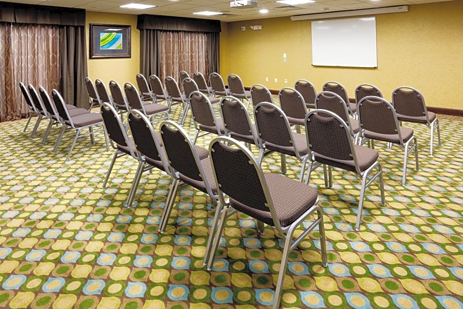 Holiday Inn Express and Suites Limerick-Pottstown By IHG