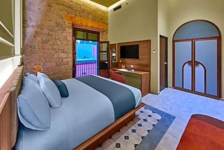 King Room with Balcony