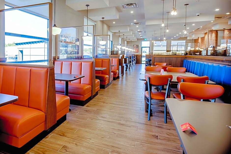 Sandman Signature Saskatoon South Hotel