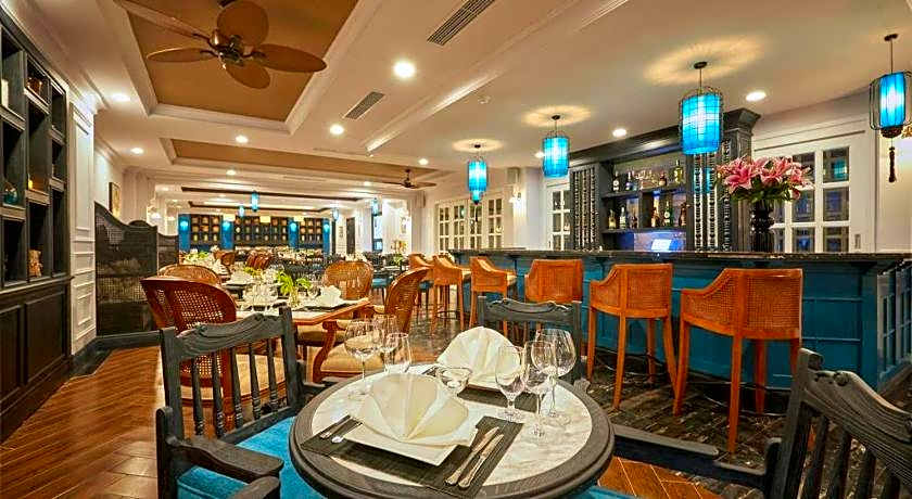 Manoir Des Arts Hotel