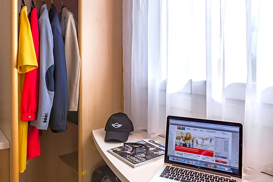 Photo 1 of 4 of Standard