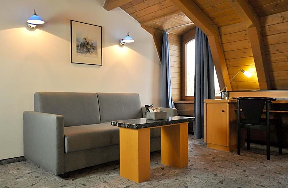 Villa Waldperlach by Blattl