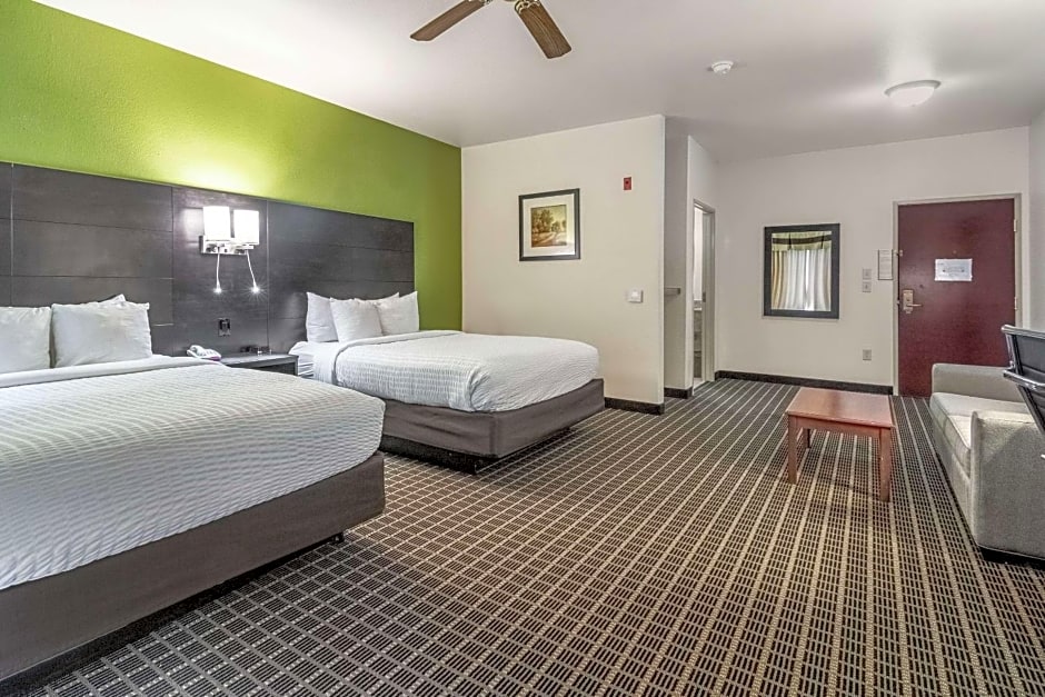 Clarion Inn & Suites Weatherford South