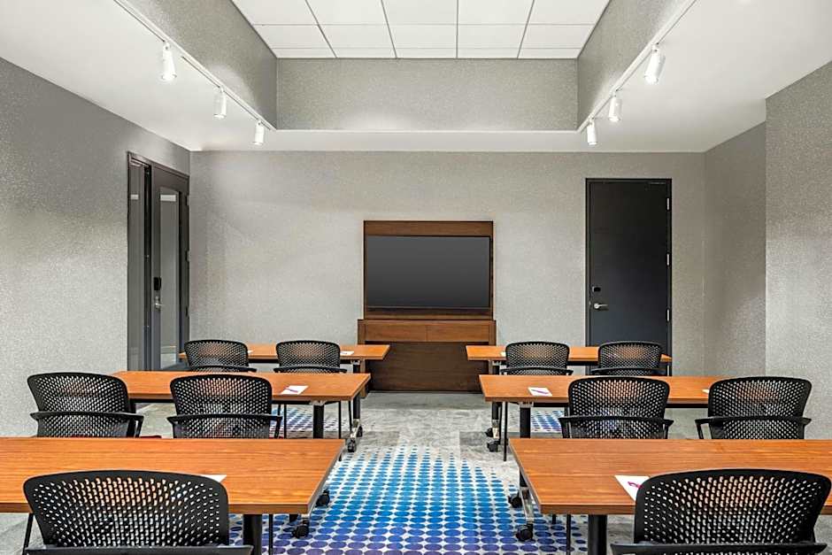 Aloft Chicago Schaumburg