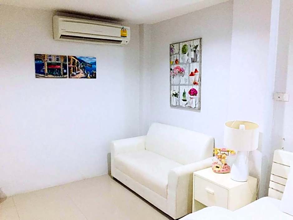 Chic Hotel Suratthani